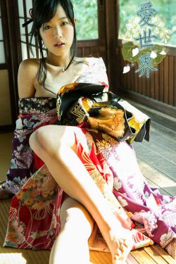 女士不遮阴小内搭走秀