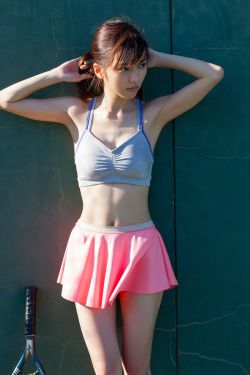 抱着她健身房疯狂冲刺